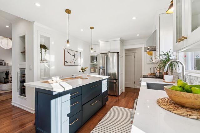 907 Portal Ave, Oakland, CA 94610