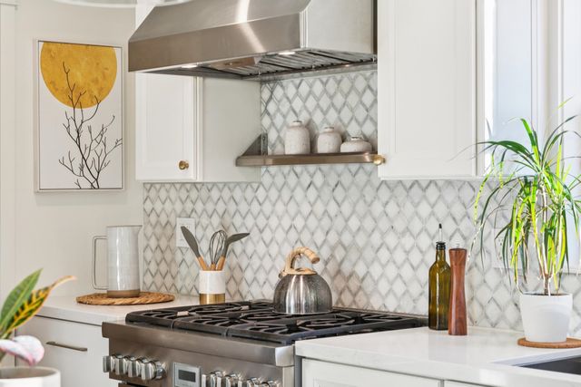 907 Portal Ave, Oakland, CA 94610