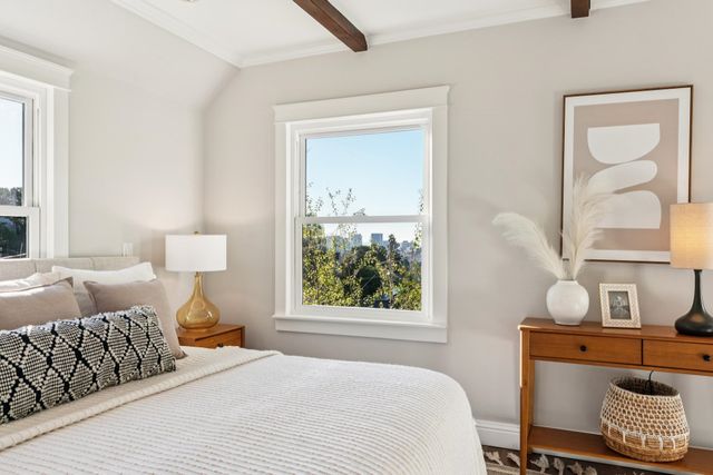 907 Portal Ave, Oakland, CA 94610