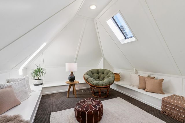 907 Portal Ave, Oakland, CA 94610