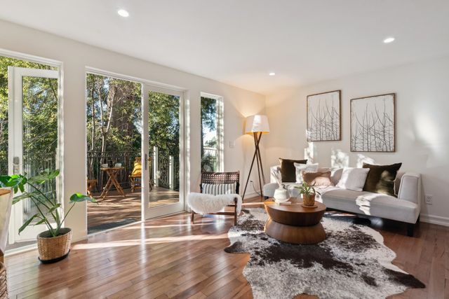 907 Portal Ave, Oakland, CA 94610