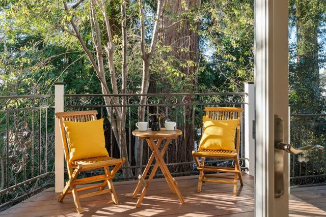 907 Portal Ave, Oakland, CA 94610