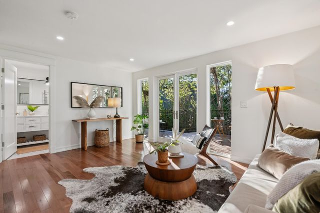 907 Portal Ave, Oakland, CA 94610