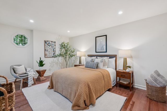 907 Portal Ave, Oakland, CA 94610