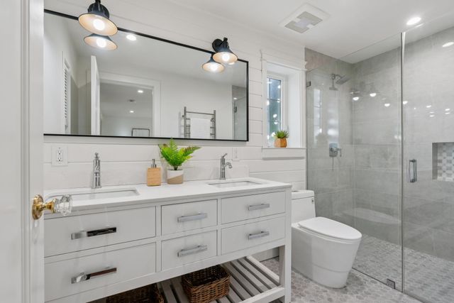 907 Portal Ave, Oakland, CA 94610