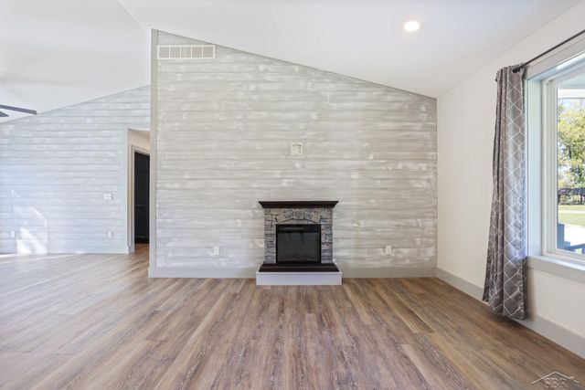 930 E North Street, Ithaca, MI 48847