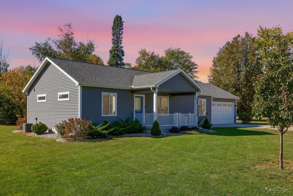930 E North Street, Ithaca, MI 48847