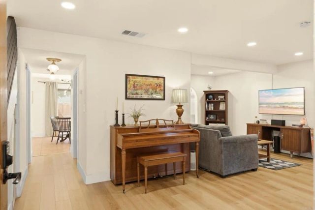 1651 S Juniper Street 206, Escondido, CA 92025