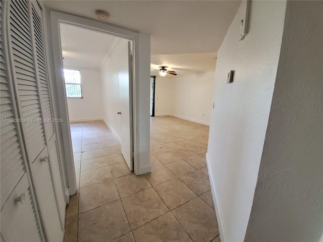 8235 Lake Dr 107, Doral, FL 33166