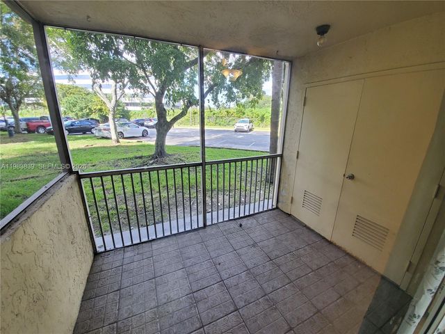 8235 Lake Dr 107, Doral, FL 33166