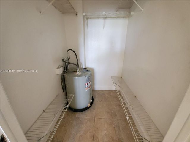 8235 Lake Dr 107, Doral, FL 33166