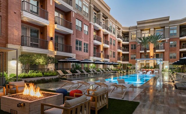 160 Birdsall 1343, Houston, TX 77007