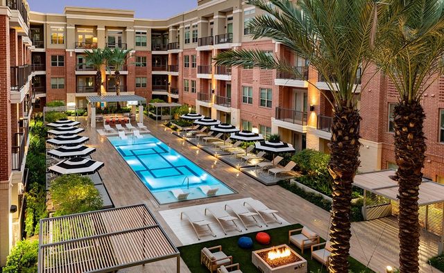 160 Birdsall 1343, Houston, TX 77007