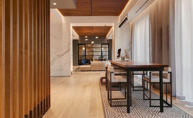 160 Birdsall 1343, Houston, TX 77007