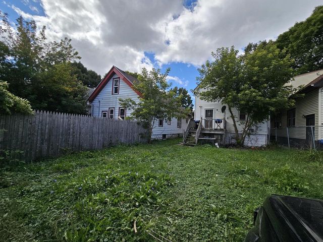 4050 N 6TH STREET, Milwaukee, WI 53212