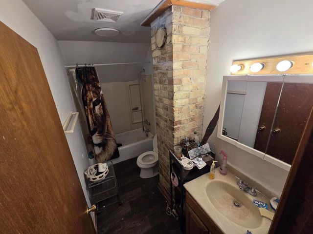4050 N 6TH STREET, Milwaukee, WI 53212