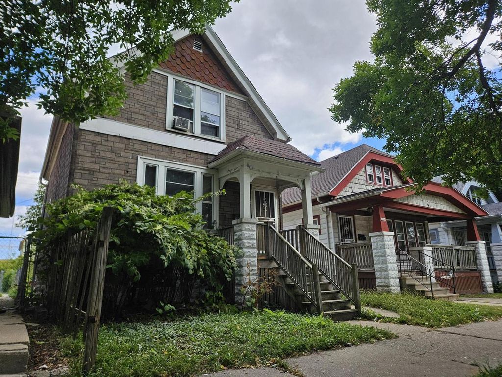 4050 N 6TH STREET, Milwaukee, WI 53212