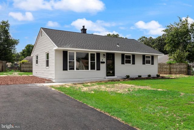 6 HOLLY DR, West Berlin, NJ 08091
