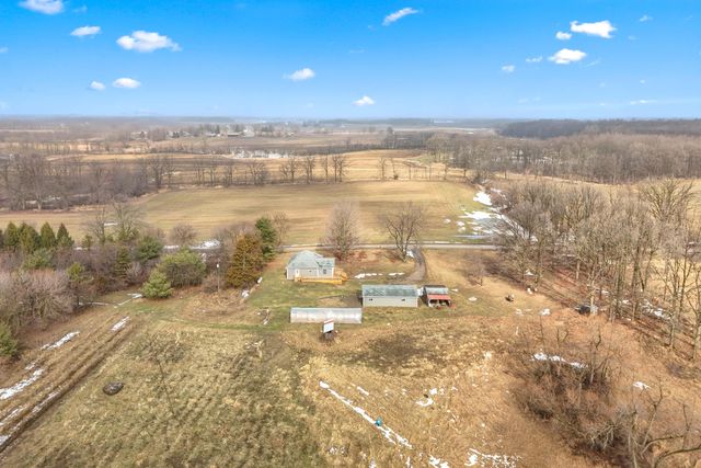 10191 Wood Road, North Adams, MI 49262