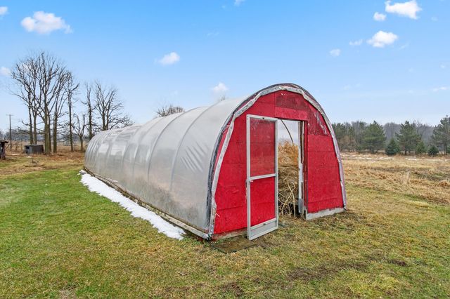 10191 Wood Road, North Adams, MI 49262