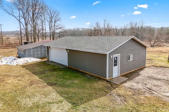 10191 Wood Road, North Adams, MI 49262