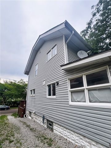 700 Lakemont Avenue, Akron, OH 44314
