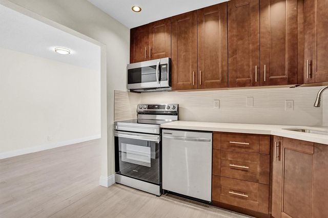 3115 Oakland Shores Drive E109, Oakland Park, FL 33309