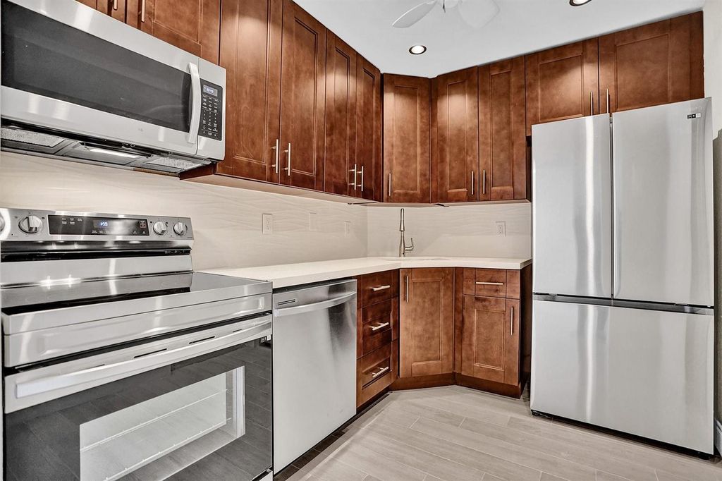 3115 Oakland Shores Drive E109, Oakland Park, FL 33309