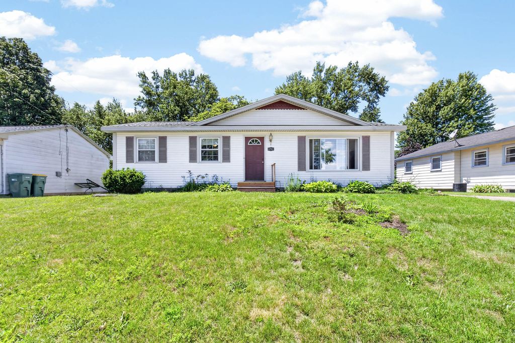 6704 Fescue Street, Portage City, MI 49024