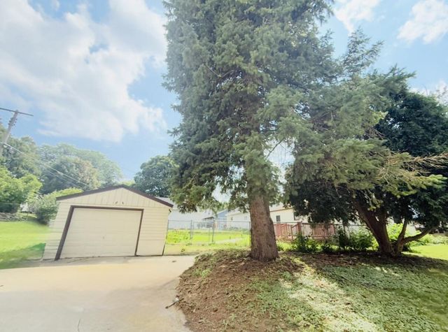 910 S 101st STREET, Milwaukee, WI 53214