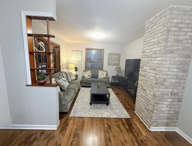 910 S 101st STREET, Milwaukee, WI 53214
