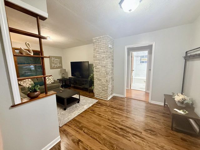 910 S 101st STREET, Milwaukee, WI 53214