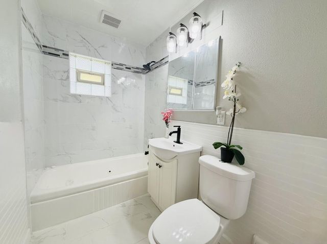 910 S 101st STREET, Milwaukee, WI 53214