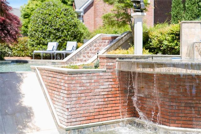 107 Gateside Courts SE, Marietta, GA 30067