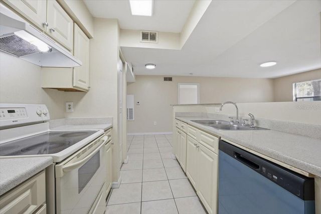 3020 PARKWAY BOULEVARD 102, Kissimmee, FL 34747