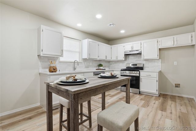 1515 W 1st Street, Tulsa, OK 74127