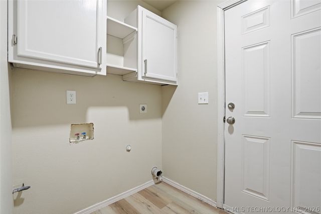 1515 W 1st Street, Tulsa, OK 74127