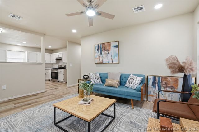 1515 W 1st Street, Tulsa, OK 74127