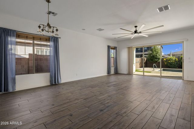 21171 E CARRIAGE Way, Queen Creek, AZ 85142
