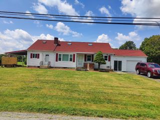 482 Plainfield hill Road, Norwich, CT 06360