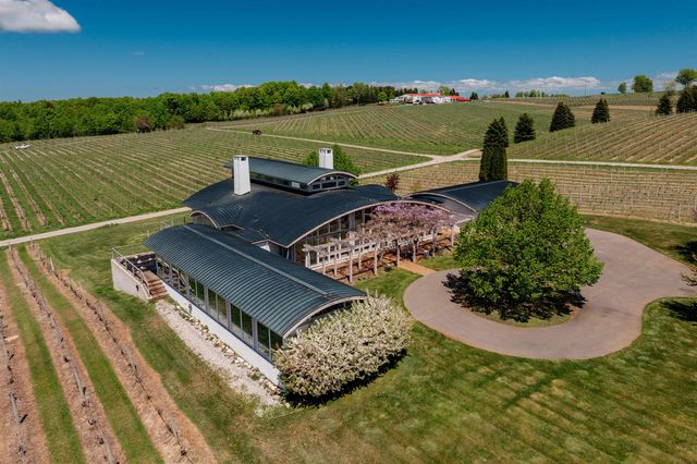 2721 Nelson Road, Traverse City, MI 49686