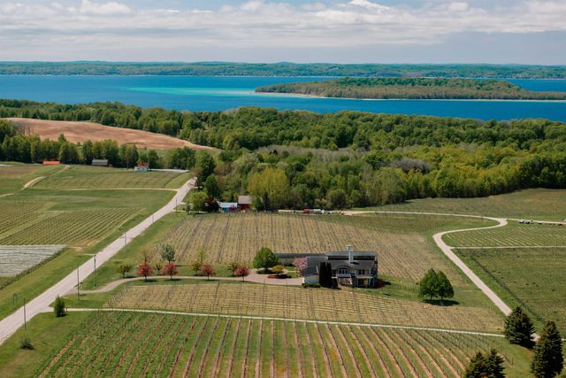 2721 Nelson Road, Traverse City, MI 49686