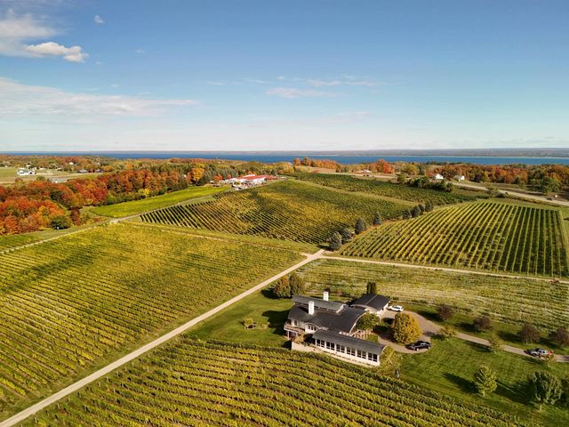 2721 Nelson Road, Traverse City, MI 49686