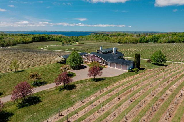 2721 Nelson Road, Traverse City, MI 49686