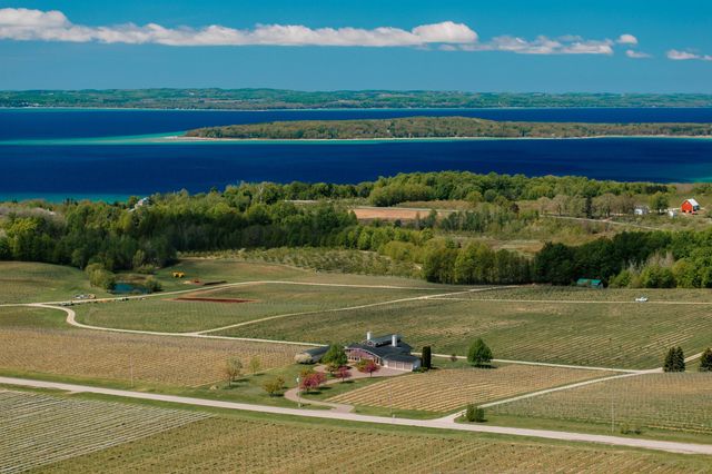 2721 Nelson Road, Traverse City, MI 49686