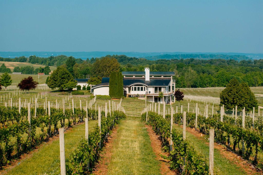 2721 Nelson Road, Traverse City, MI 49686