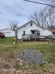 1907 N Elizabeth Street, Lima, OH 45801