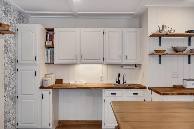 N2046 Orchard Valley DRIVE, La Crosse, WI 54601