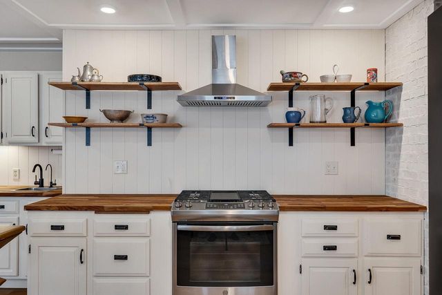 N2046 Orchard Valley DRIVE, La Crosse, WI 54601