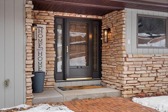 N2046 Orchard Valley DRIVE, La Crosse, WI 54601